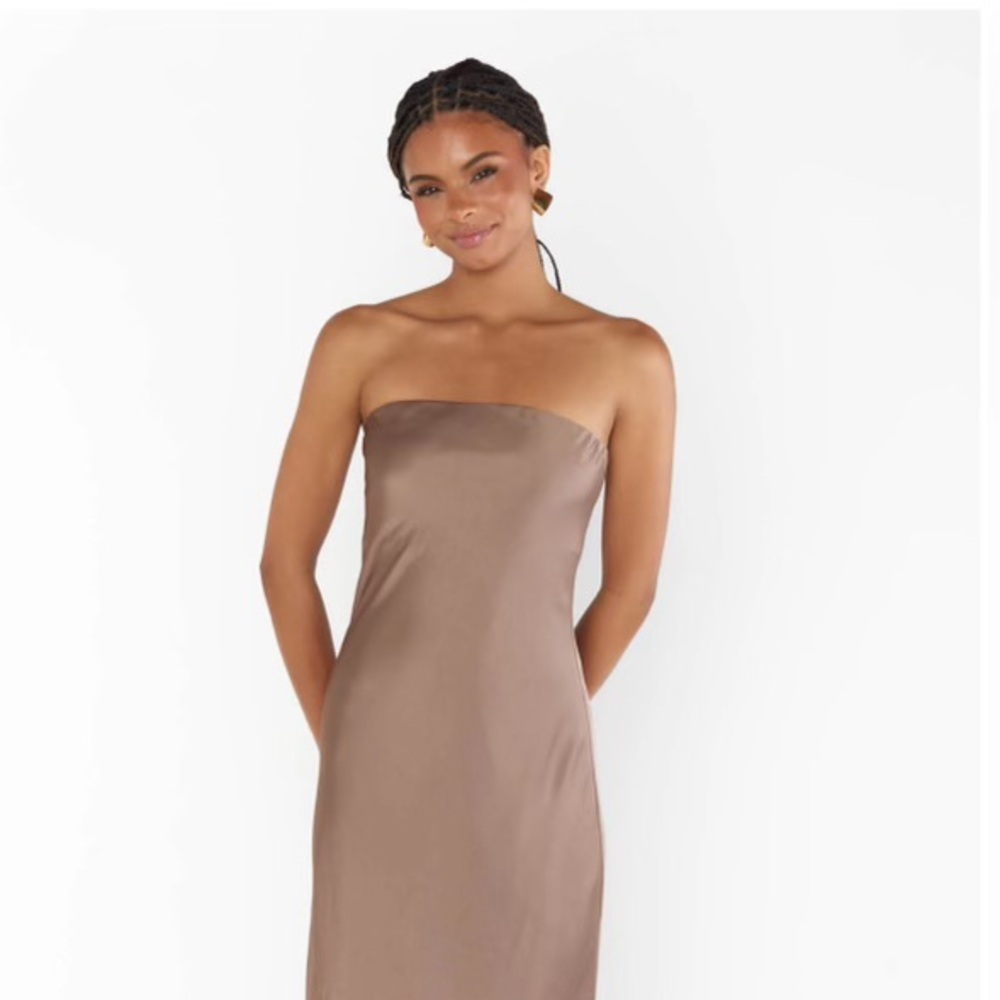 NWT Taylor Tube Maxi Dress
Color: Dune Luxe Satin
Size: L